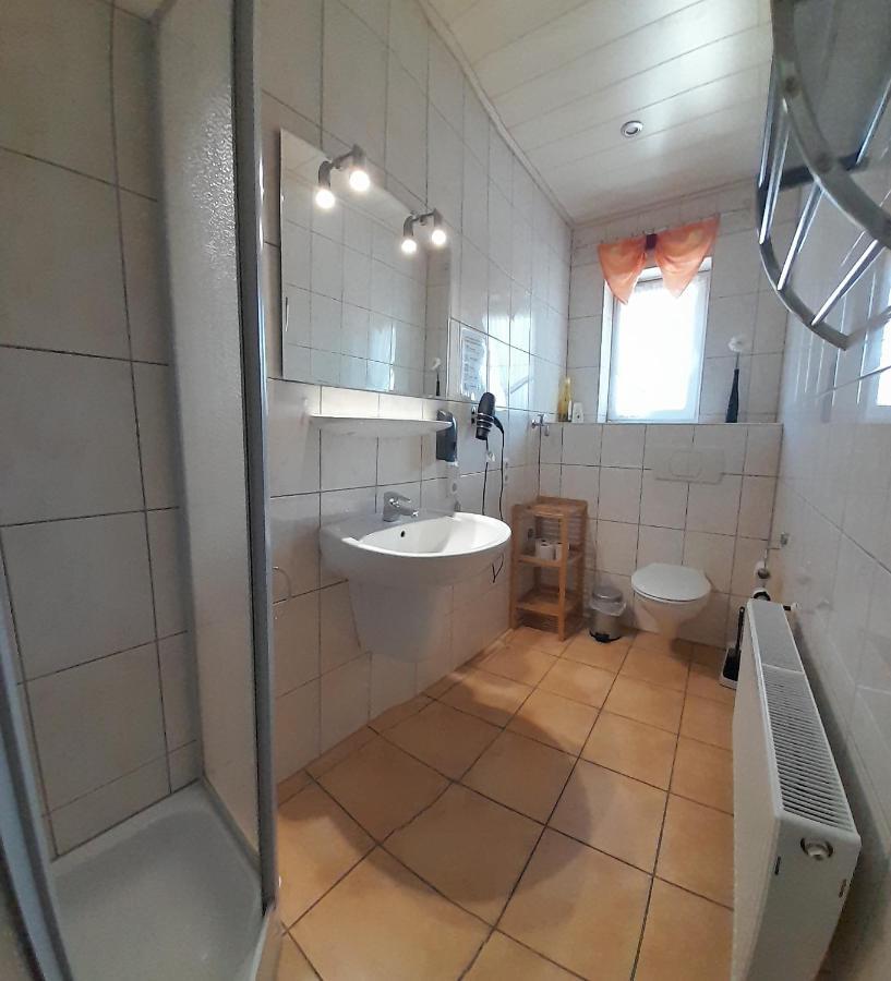 Gaestehaus Volker Haas Hotel Kesten Bagian luar foto